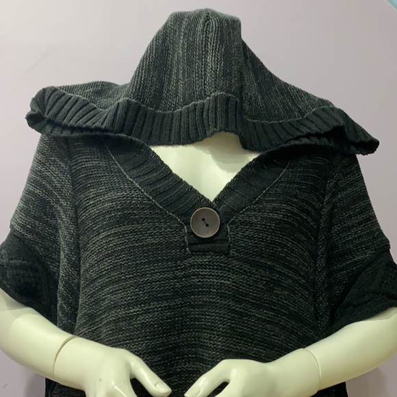 SOLD YEY !! FREE PEOPLE BLACK Poncho ! - Picture 2 of 11